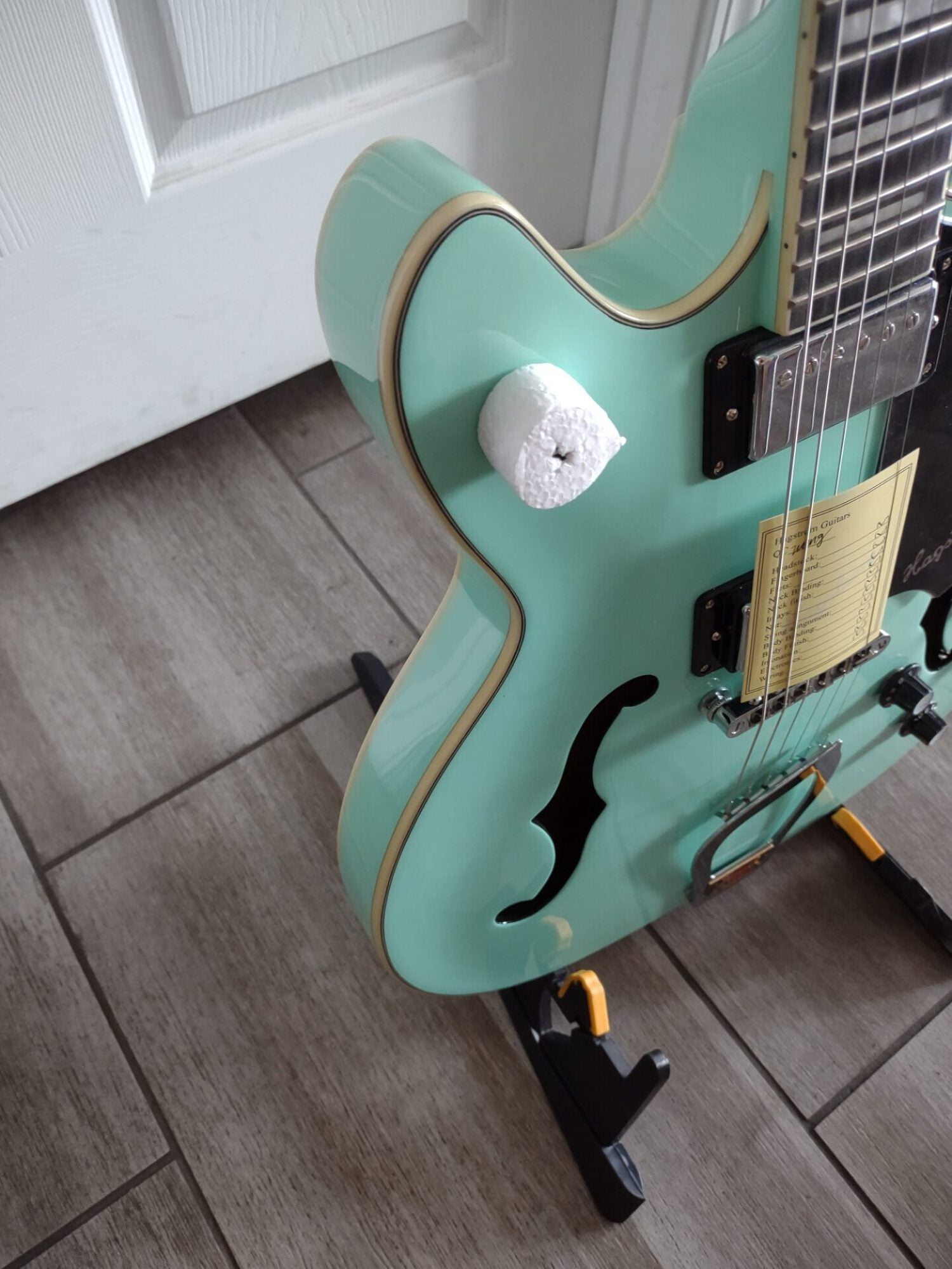 Hagstrom Viking Limited-Edition Semi-Hollow Electric Guitar Aged Sky Blue