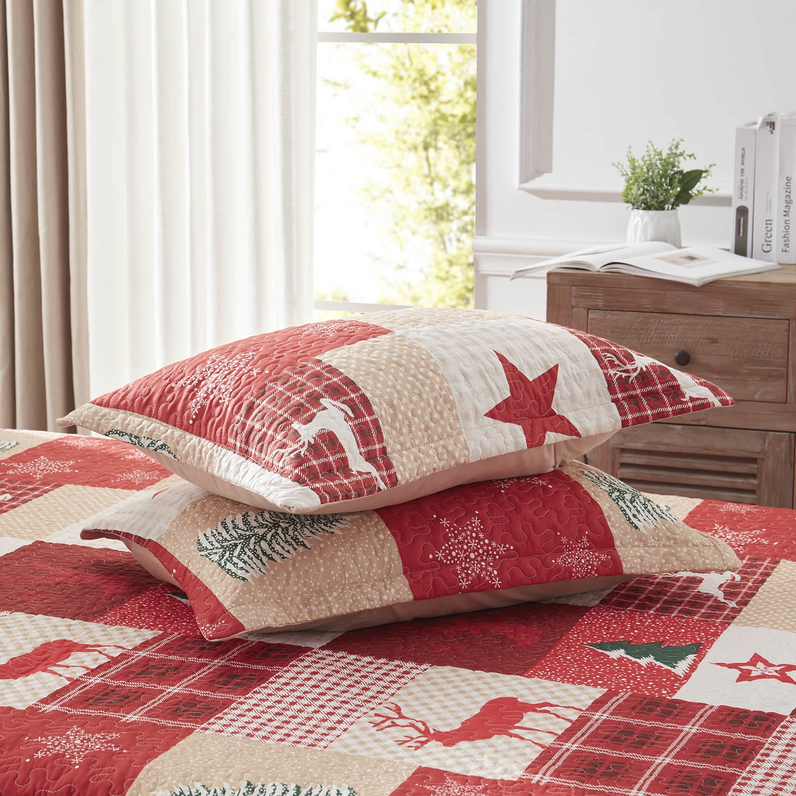 3-Piece Full/Queen Size Christmas Bedspread Coverlet Set - Christmas Quilt with 2 Pillow Shams, Microfiber