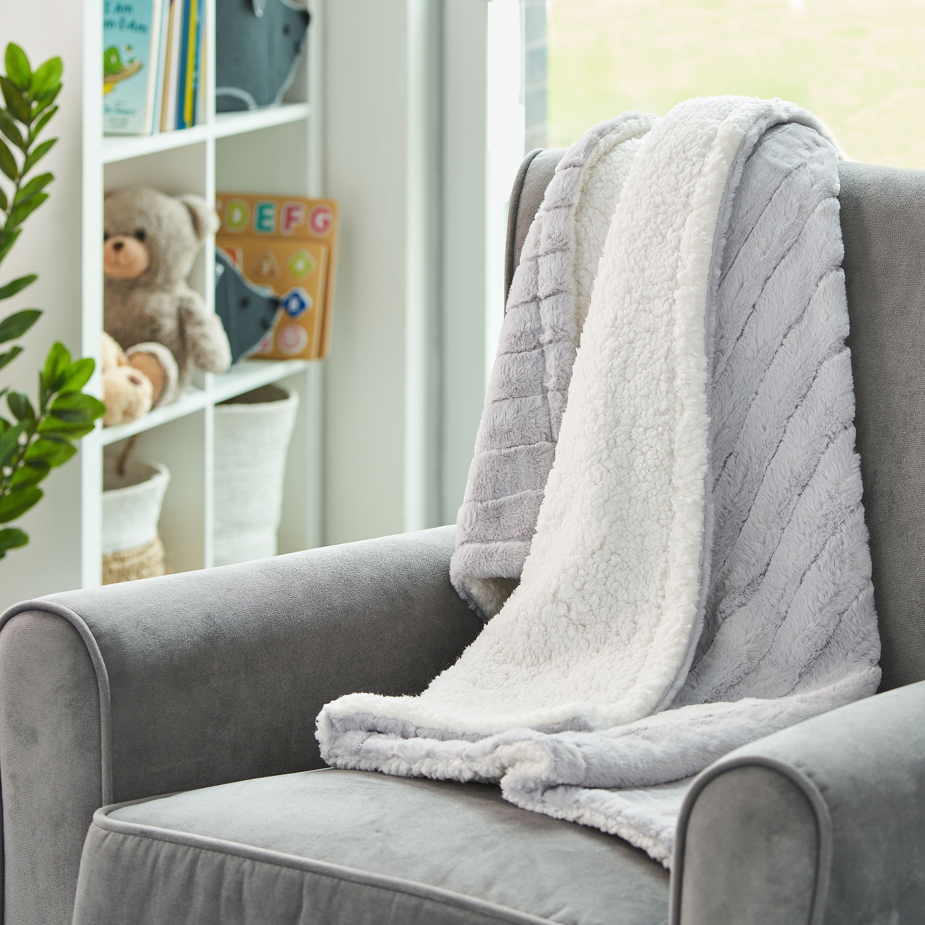 Parent's Choice Premium Plush Light Gray Blanket with Faux Sherpa Lining, for Baby or Toddler, 30" x 40"