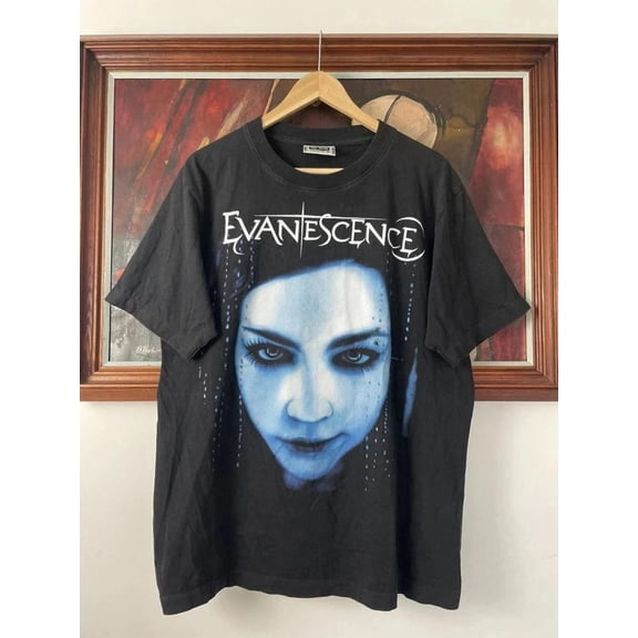 Evanescence 'Fallen' Vintage Band Rock Unisex Tshirt