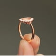thumbnail image 4 of Anillo Milky Treasures en forma de lágrima para joyas hechas a mano con leche materna en oro rosa de 18 quilates, 4 of 8