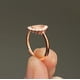 thumbnail image 4 of Anillo Milky Treasures en forma de lágrima para joyas hechas a mano con leche materna en oro rosa de 18 quilates, 4 of 8
