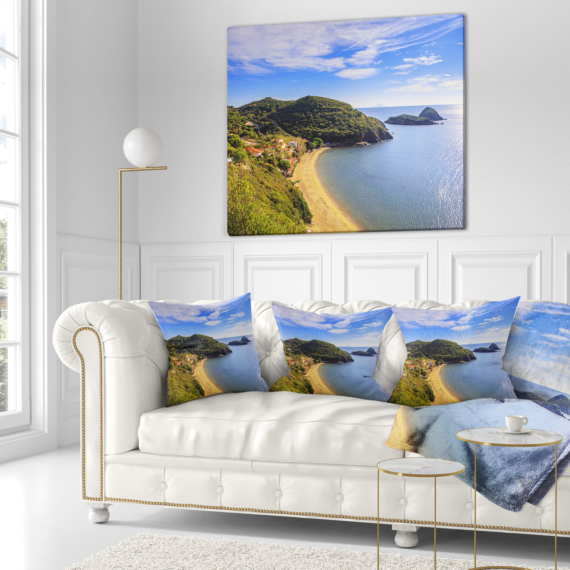 Designart Innamorata Beach and Gemini Islets - Seashore Throw Pillow - 16x16