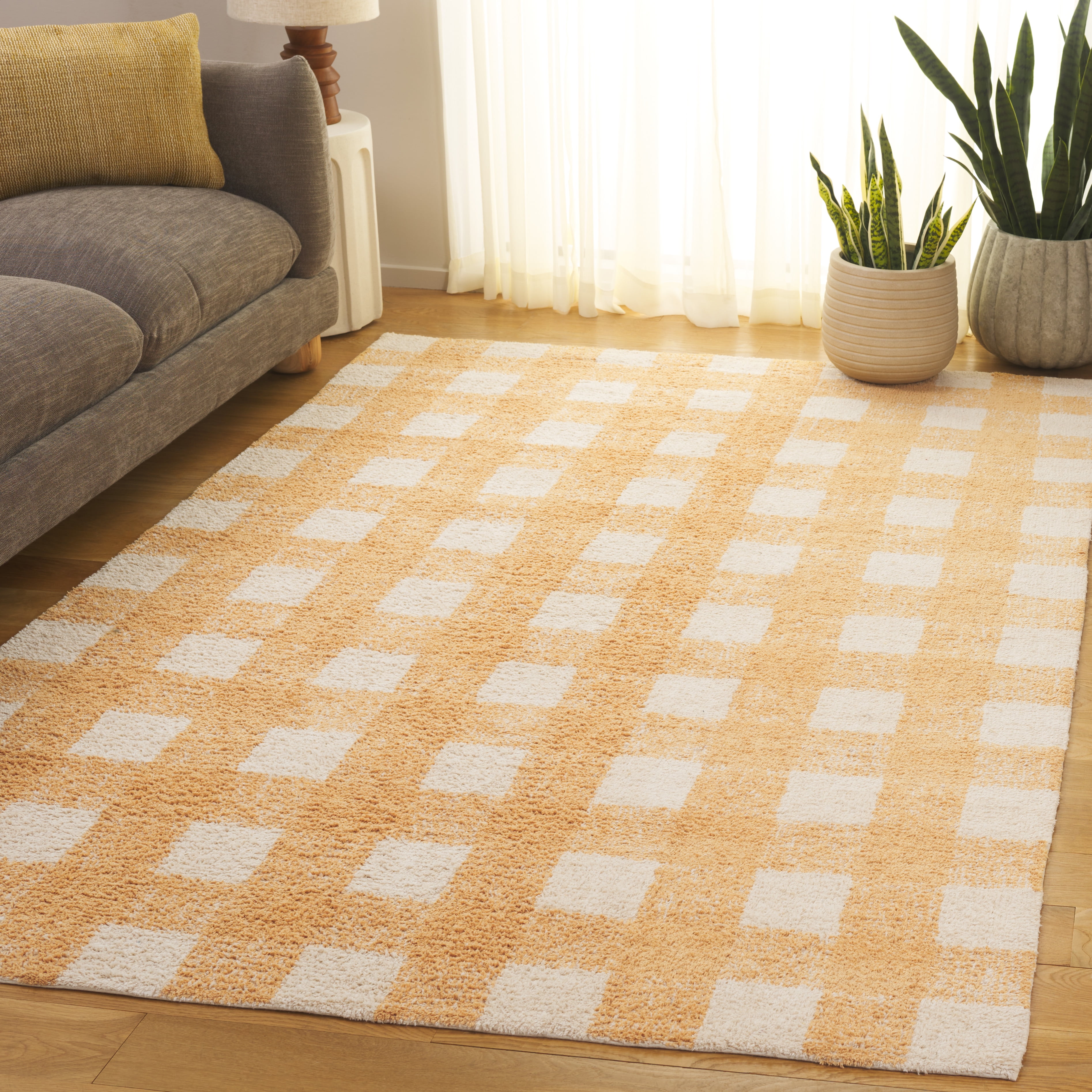 SAFAVIEH Easy Care Maggie Plaid Area Rug, Ivory/Gold, 4' x 6'