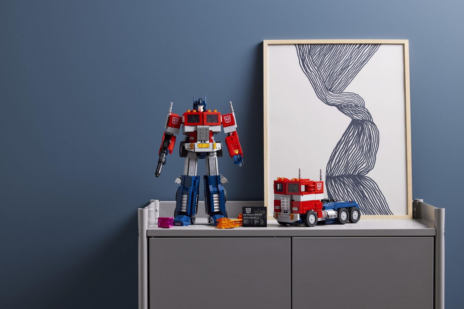 LEGO Icons Optimus Prime 10302 Transformers Figure, Collectible 2-in-1 Robot and Truck Model Building Kit for Adults, Great Gift Idea