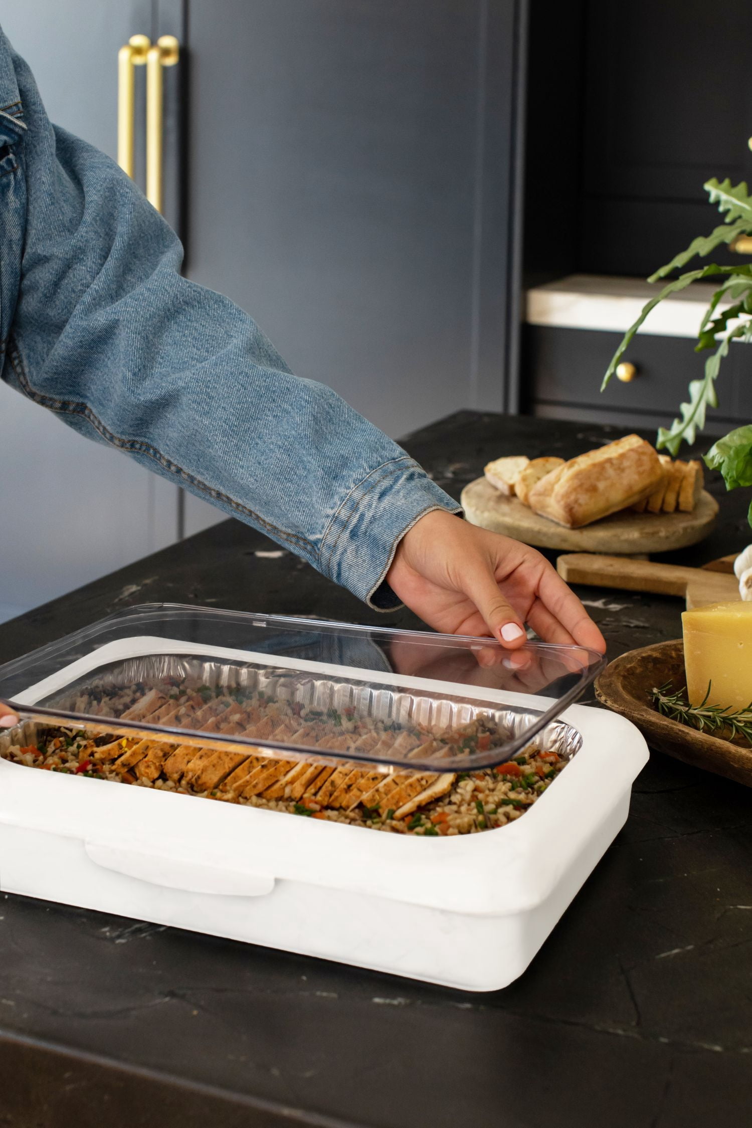 Fancy Panz Plastic 9"x13"x2" White Foil Pan Carrier 1ct