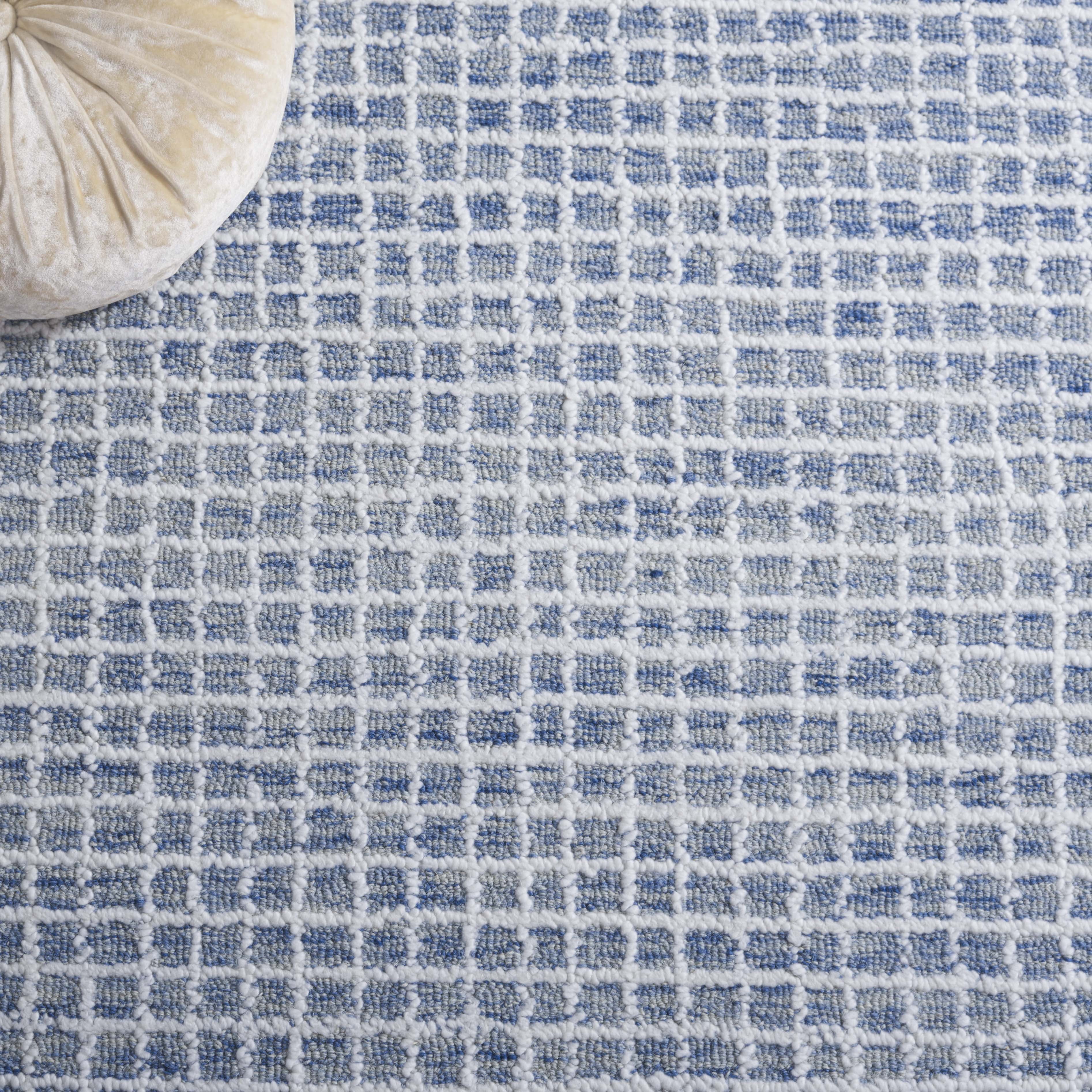 SAFAVIEH Abstract Careen Geometric Area Rug, Ivory/Blue, 6' x 6' Round