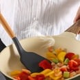 thumbnail image 3 of Utensilios de cocina de silicona con mango de madera, 5 uds. (espátula, pala para freír, cuchara para Fideos, cepillo de aceite y batidor de huevos), 3 of 5