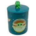 thumbnail image 2 of Taza Grande Cerámica con Tapa Esculpida en 3D, Diseño Mandalorian Baby Yoda, Star Wars Capacidad 532 ml, Azul, 2 of 4