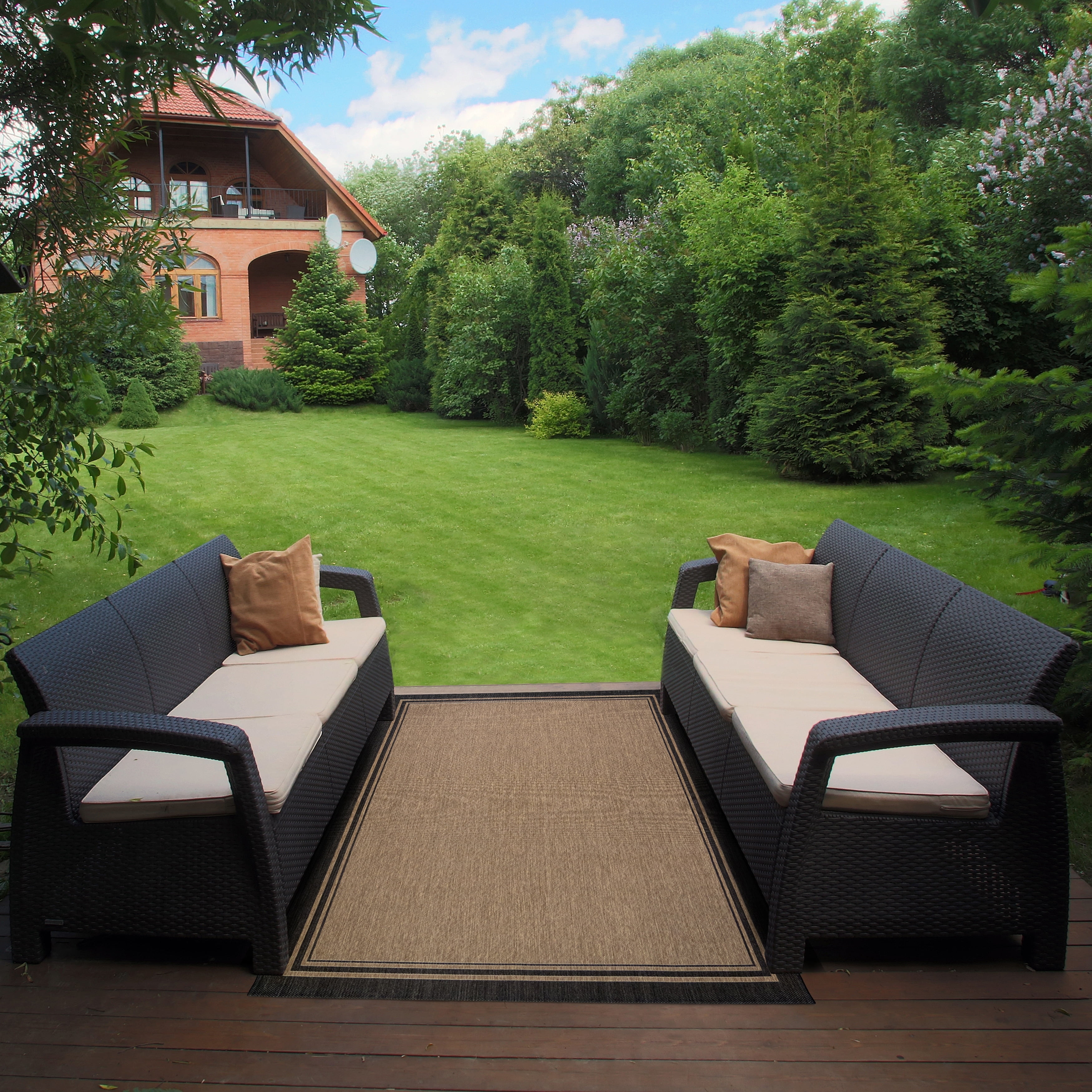 Gertmenian Paseo Soroa Border Chestnut Black Outdoor Indoor Area Rug, 8x10