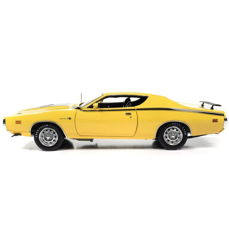 1971 Dodge Super Bee ダッジ スーパービー 1/18 Amazon.com: American Muscle 1971 Dodge Charger Super Bee 1:18