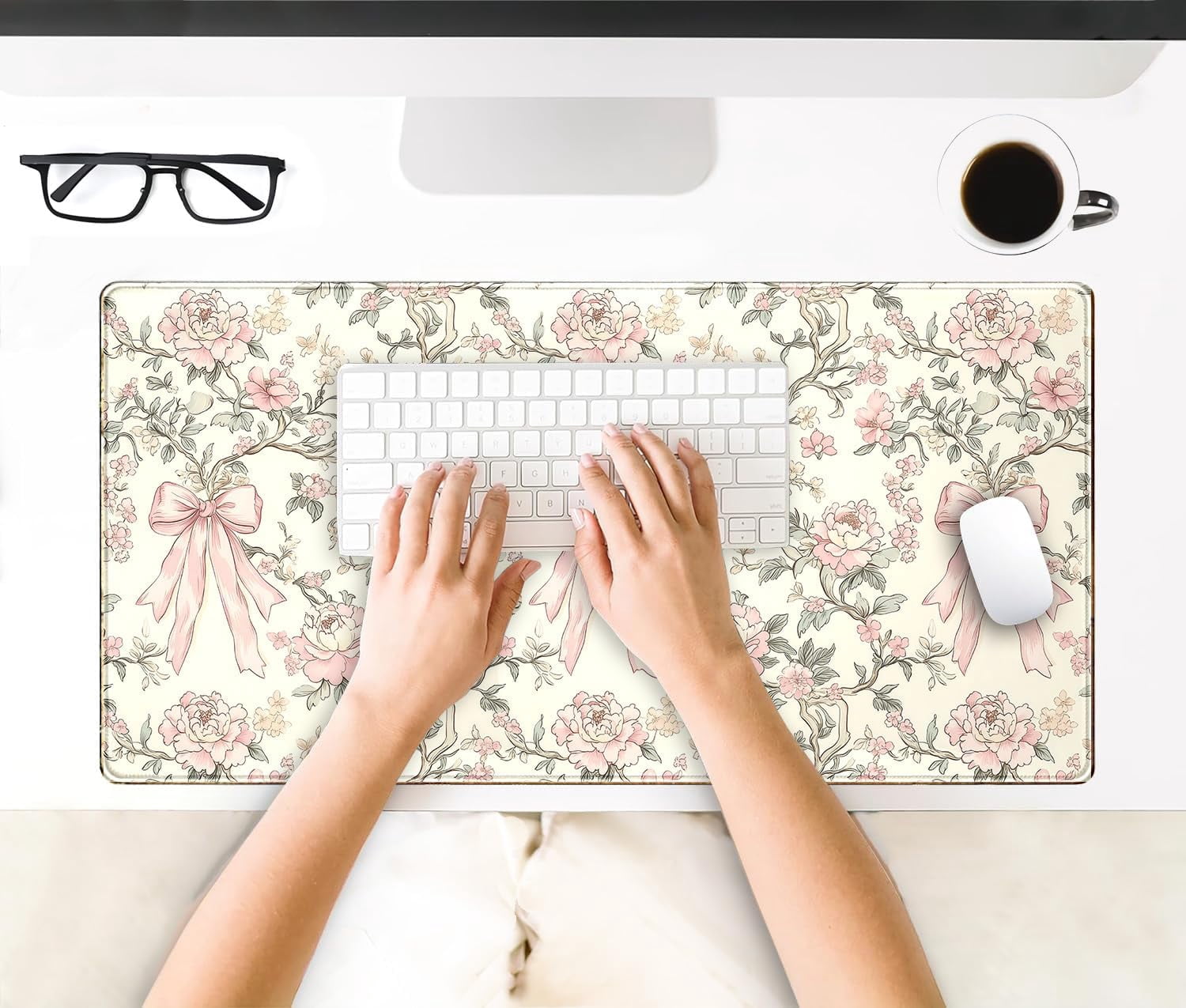 Floral Desk Mat Vintage Chinoiserie Large Mouse Pad Coquette Aesthetic Office Decor Flower Pink Bow Gaming Pad Cottagecore Desk Decor 31.5x15.7 in