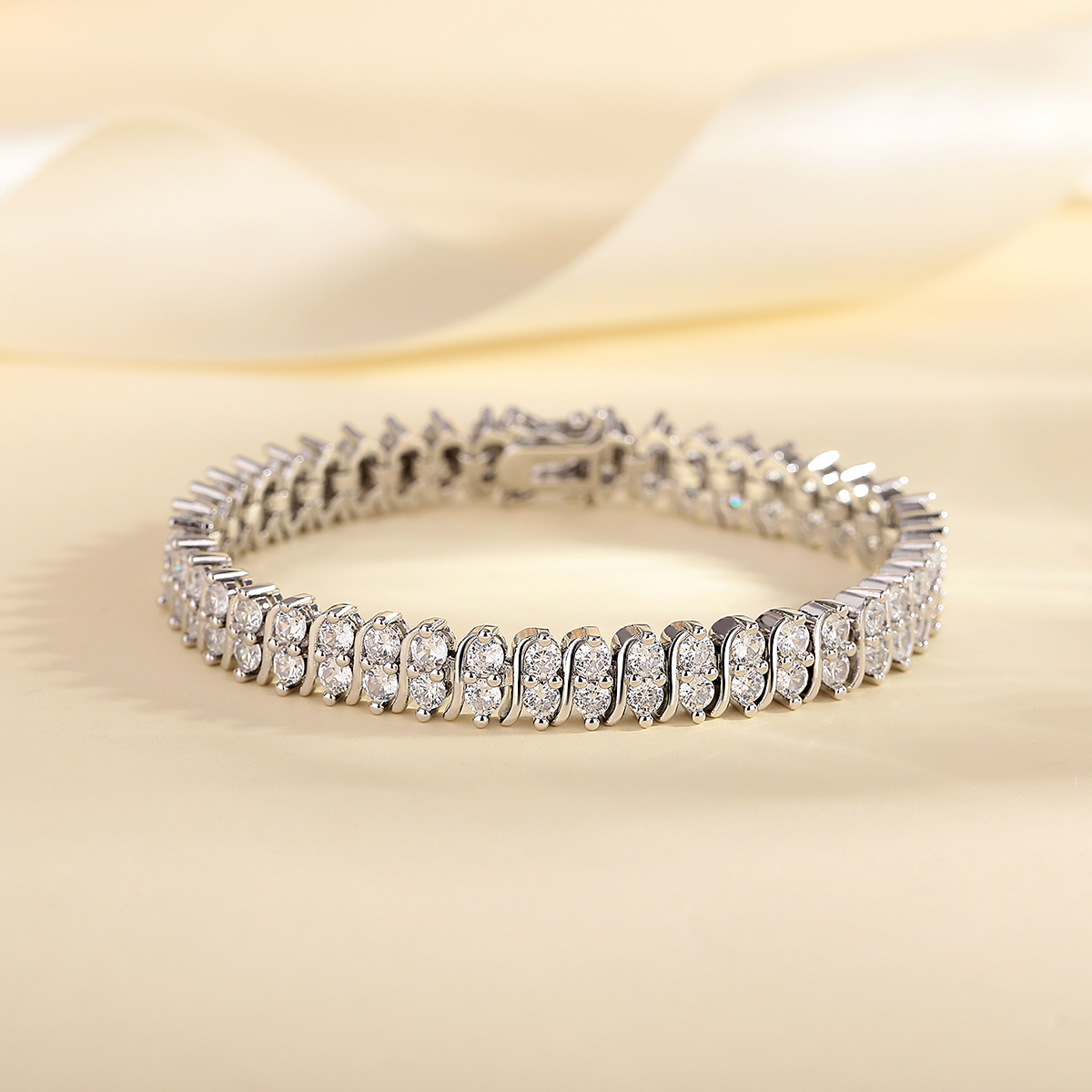 Amy & Annette 18K White Gold Tennis Bracelet Simulated Diamond photo 4