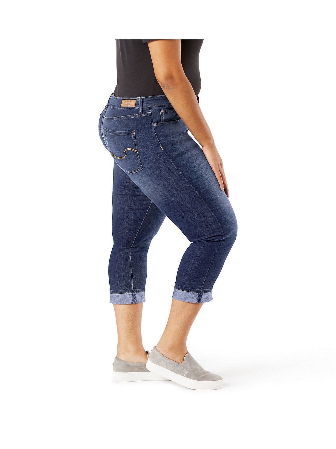 Levi Strauss Signature.™ Women's Plus Modern Capri