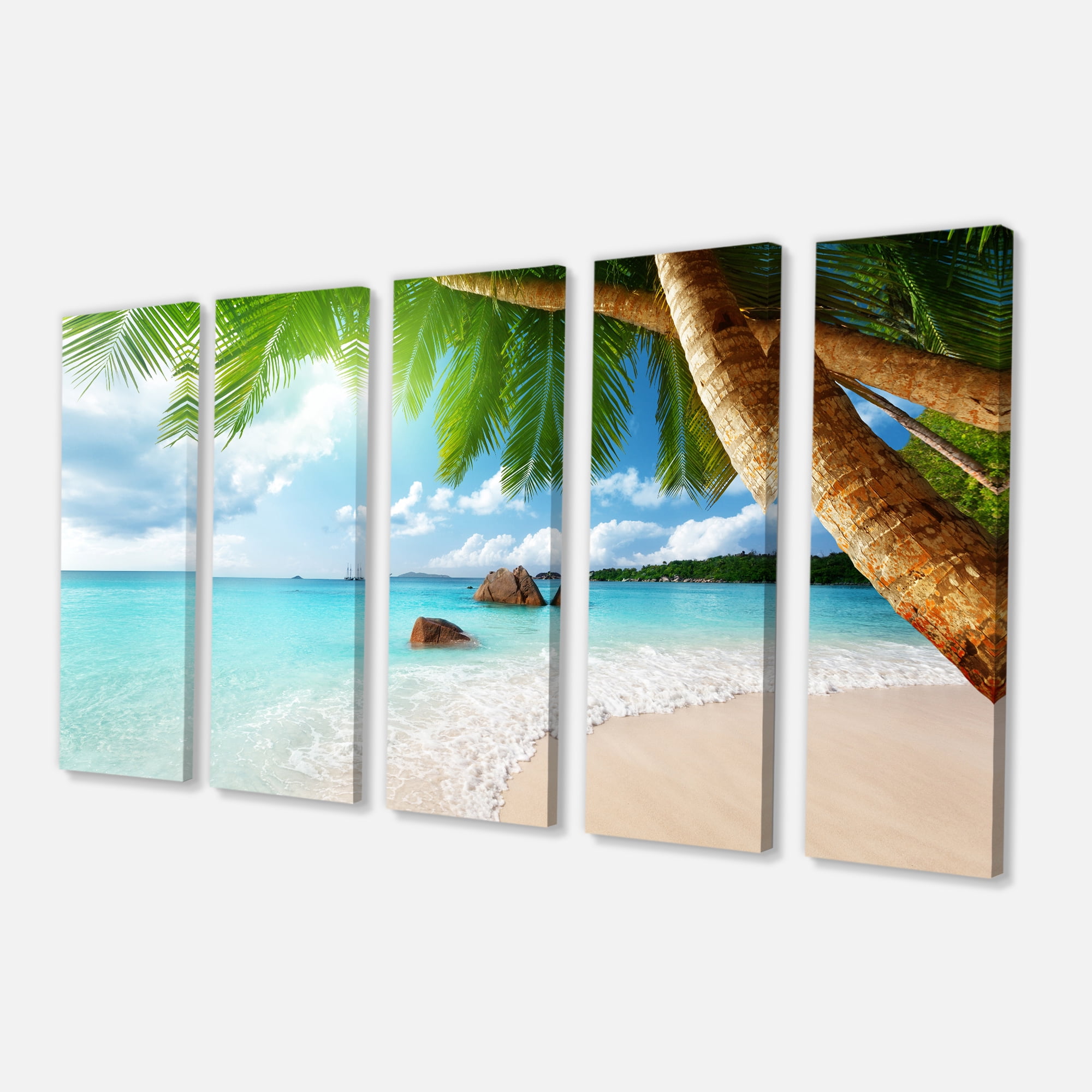 Designart 'Praslin Island Seychelles Beach ' Seashore Photo Canvas Print