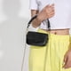 thumbnail image 3 of Bolso bandolera con cadena de color metálico para mujer Bolso de hombro Y2K Bolso de moda (negro), 3 of 8