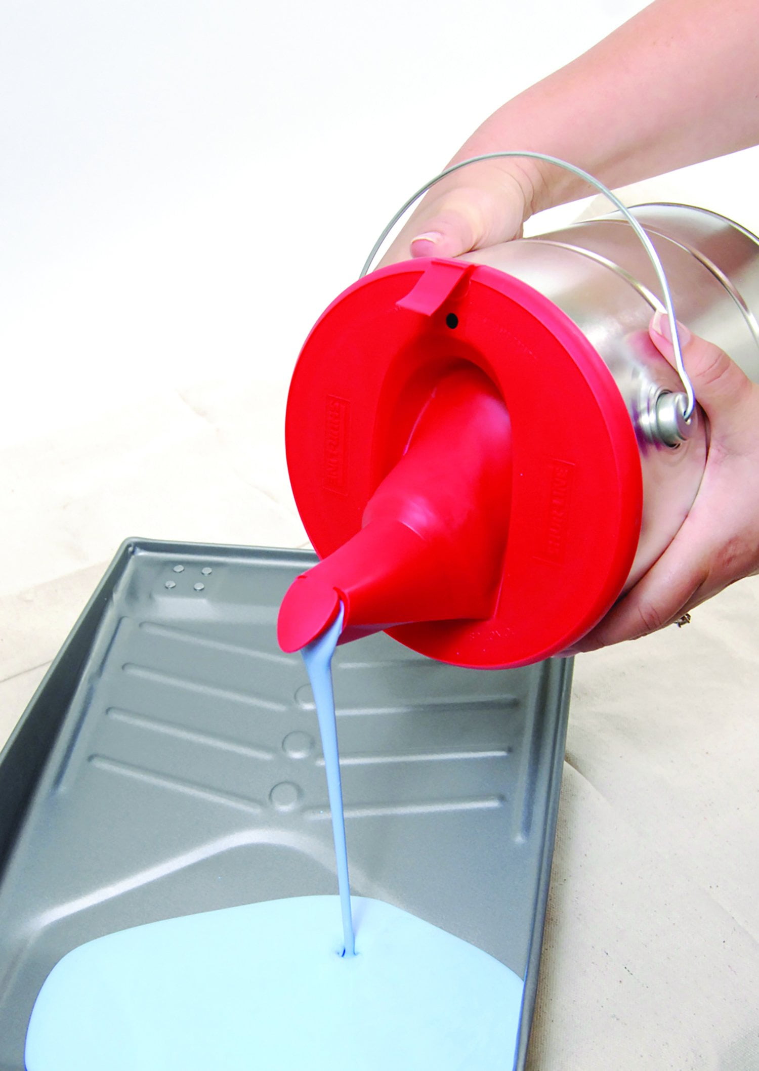  Shur-Line 2007061 Red Silicone Mess-Free Store and Pour  Collapsible Paint Can Lid : Tools & Home Improvement