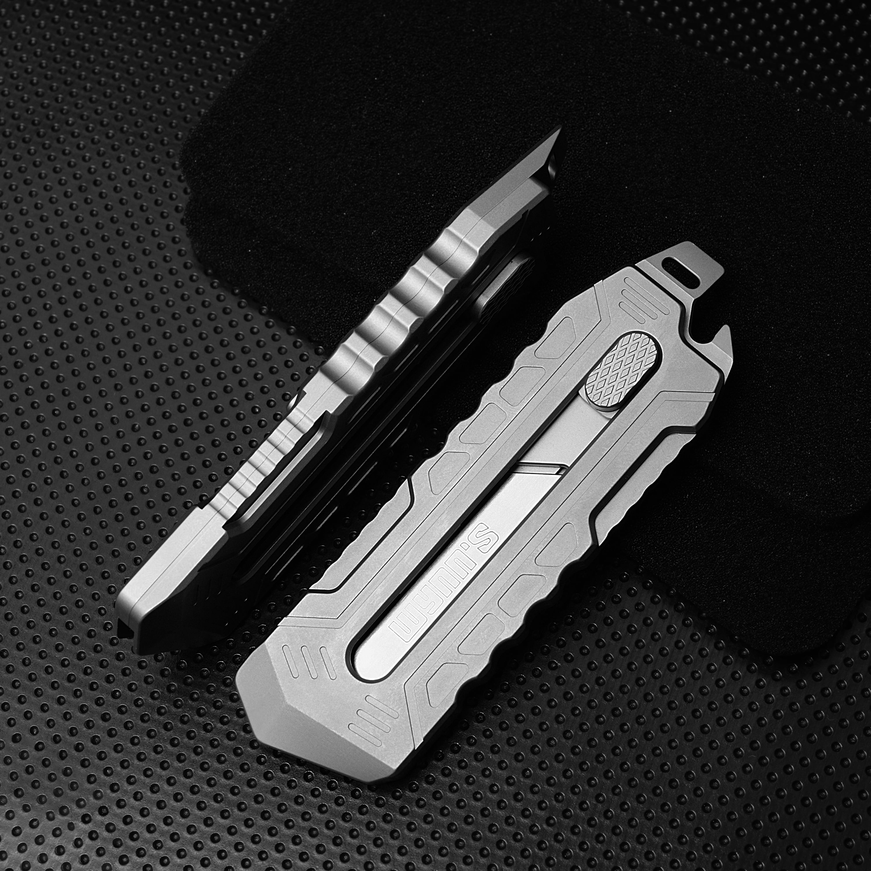 Titanium Retractable Pocket Knife 6 inch Utility Knife with 10pcs Carbon Steel Blades