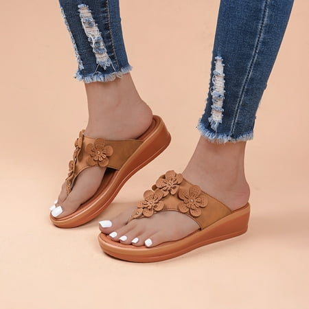 

XIAQUJ Ladies Fashion Summer Leather Flower Decorative Clip Toe Slope Heel Slippers Sandals for Women Brown 9(42)