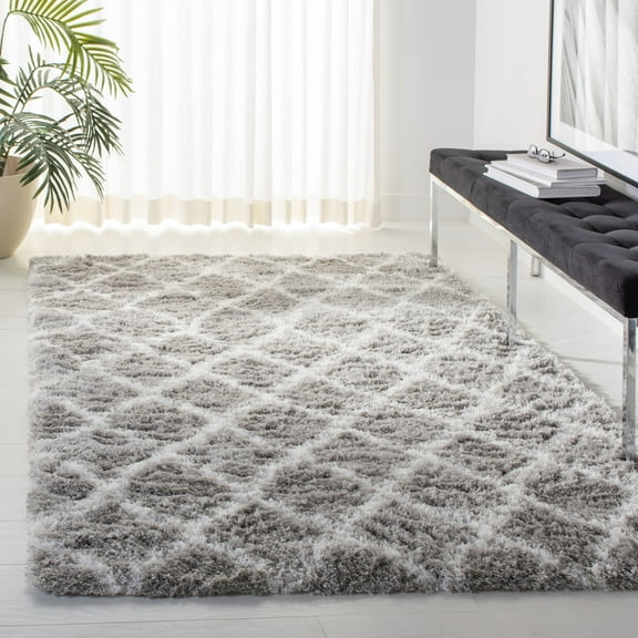 SAFAVIEH Indie Careen Geometric Polyester Shag Area Rug, Grey/Ivory, 6'7" x 9'2"