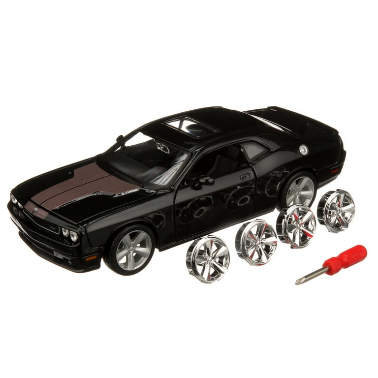 Amazon.com: Maisto 1:24 Scale 2008 Dodge Challenger SRT8