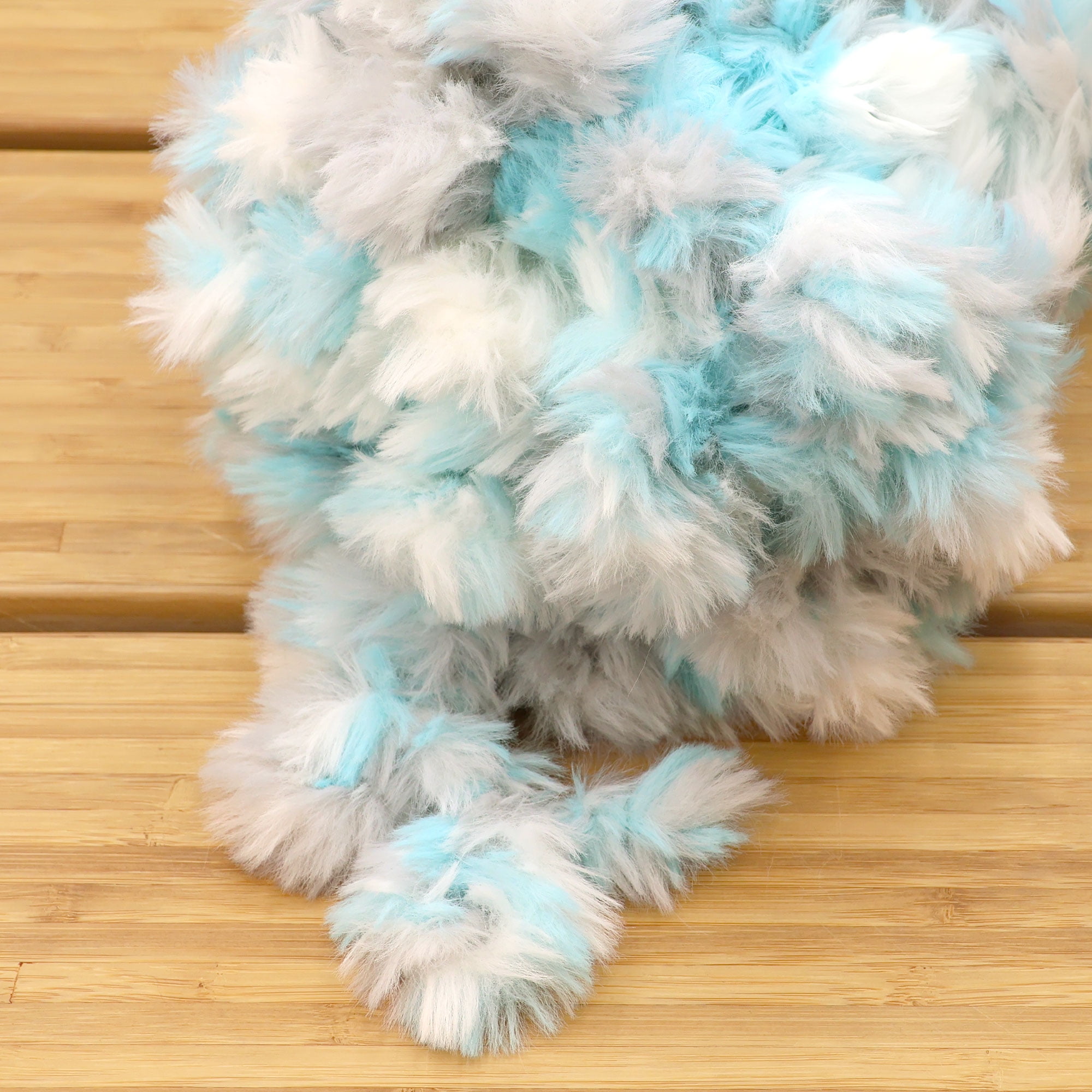 JubileeYarn Fun Finger Faux Fur Loops Yarn - 200g/Skein Jumbo Polyester - Heron - 4 Skeins