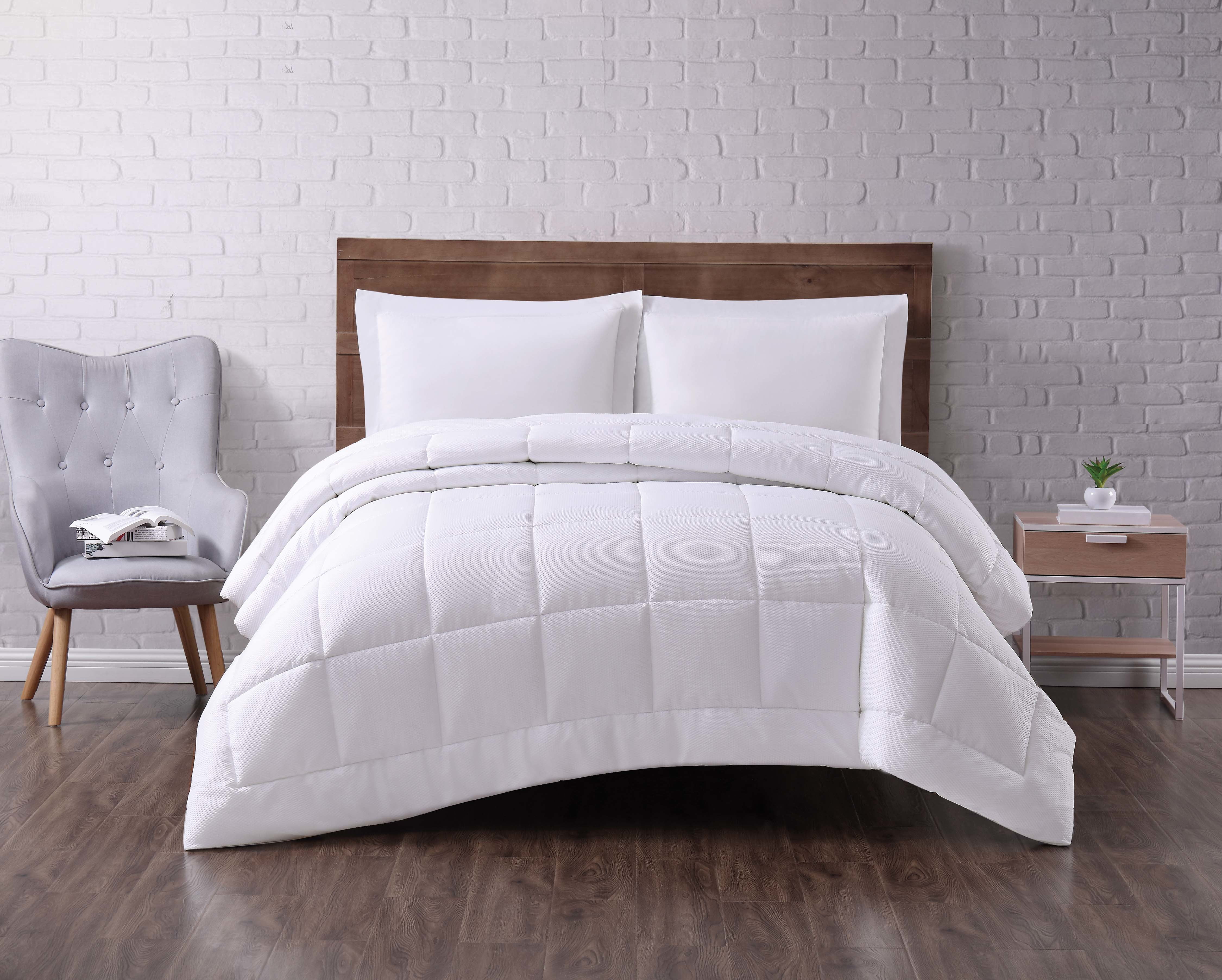 Truly Soft Seersucker Twin XL Down Alternative Comforter
