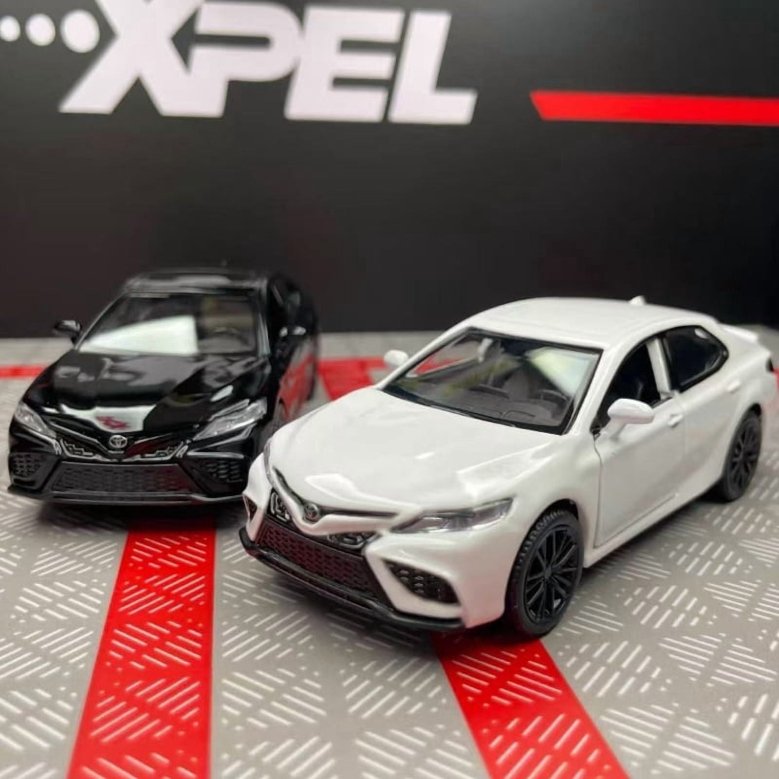 1:36 Toyota Camry XSE High Simulation Pull Back Car Model Car Metal Diecast Alloy Toy Car for Kid Gifts Collection