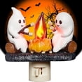 thumbnail image 1 of Luz de noche parpadeante con forma de fogata fantasma - 2 fantasmas asando malvaviscos en la fogata, luces de noche LED de 5 pulgadas para fogata, decoración divertida de Halloween, luz de noche de ma, 1 of 7