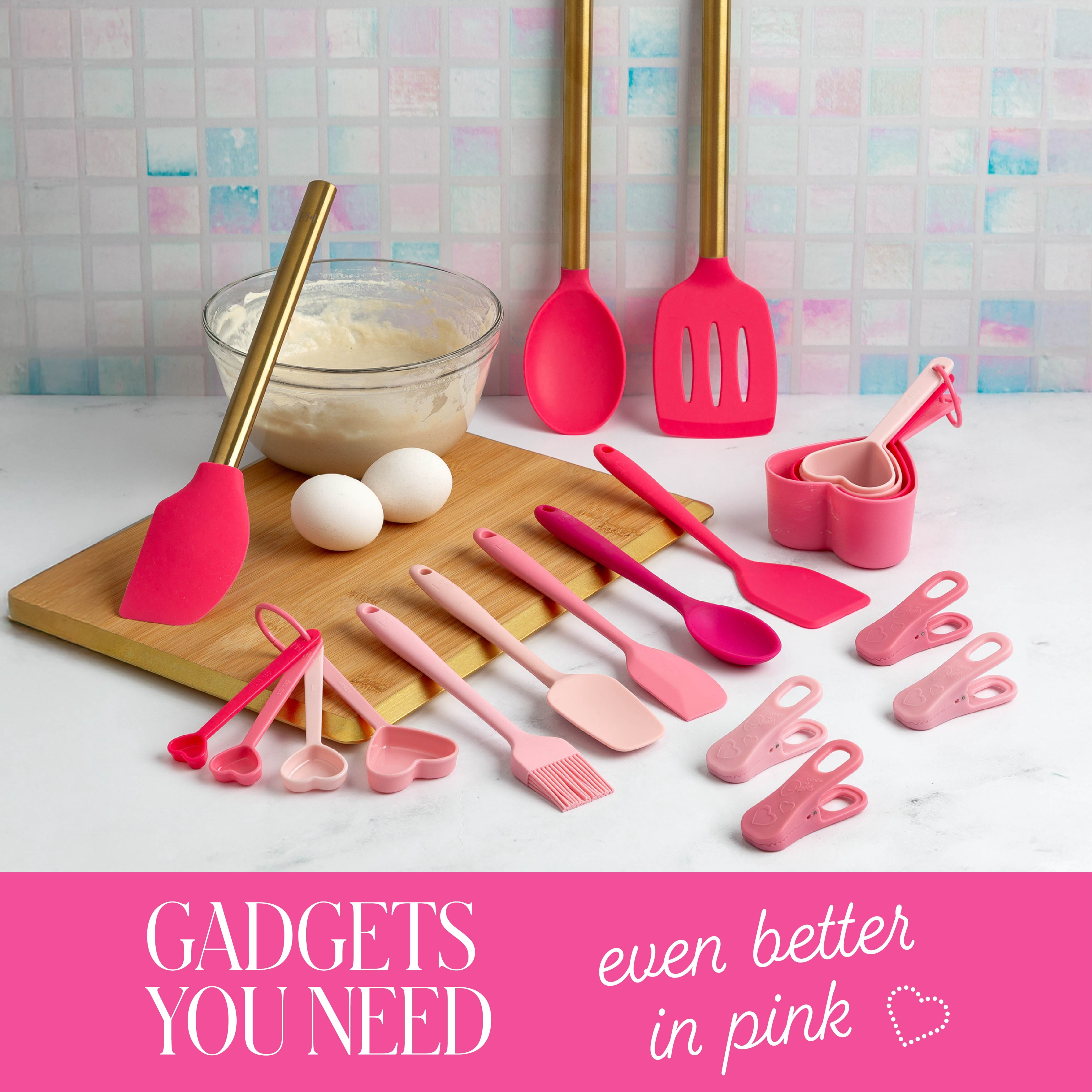 Paris Hilton 20-Piece Gadget Set, Heart-Shaped Measuring Cups, Silicone Tools & Bag Clips, Pink