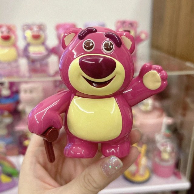 Caja ciega de oso de fresa Kawaii genuina de Disney, adornos de juego de tendencia, cajas ciegas coleccionadas para niñas, regalos de navidad hechos a mano.