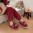 thumbnail image 3 of Pantuflas de invierno 2021 para mujer, antideslizantes, cálidas, de felpa, para interiores, para el dormitorio, bonitas pantuflas de algodón con forma de oso de fresa para mujer, 3 of 5