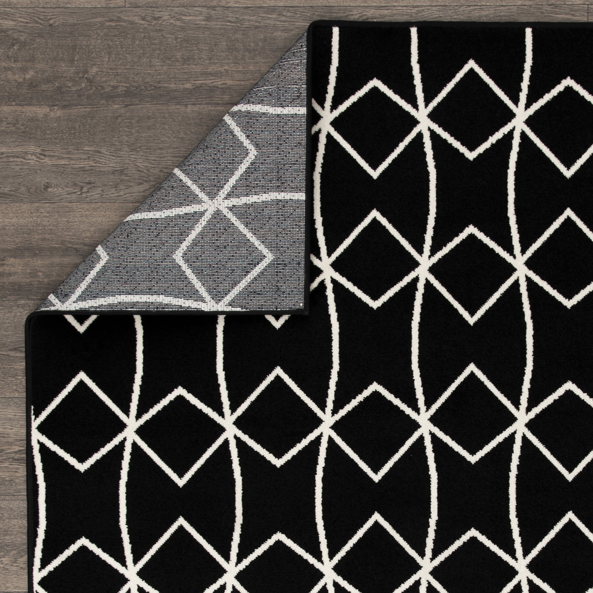 Loomaknoti Terrace Tropic Tamariez 2' x 3' Geometric Indoor/Outdoor Runner Rug , Black/White