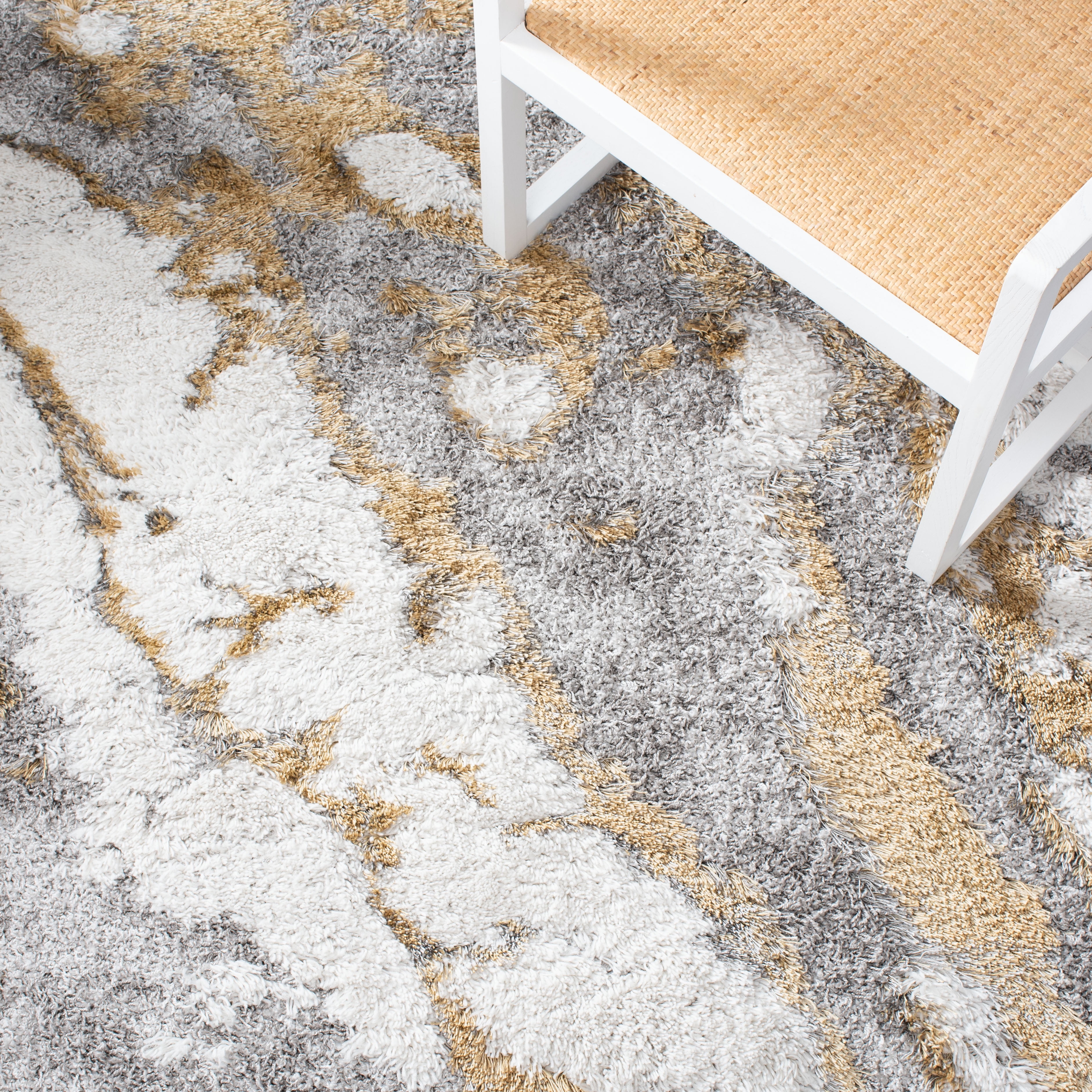 SAFAVIEH Horizon Konstantinos Abstract Shag Area Rug, Grey/Gold, 5' x 5' Square