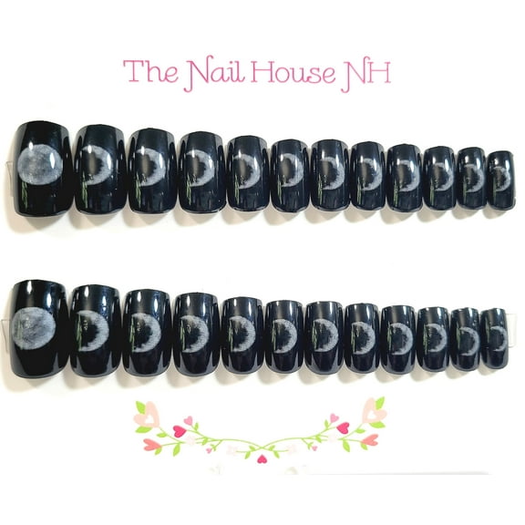 Warewolves' Delight Glossy Square Press On Nails - 24 Pieces - Artificial Nail Kit - Halloween Nails