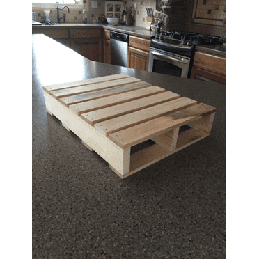 Darla'Studio 66 Decorative Wooden Pallet