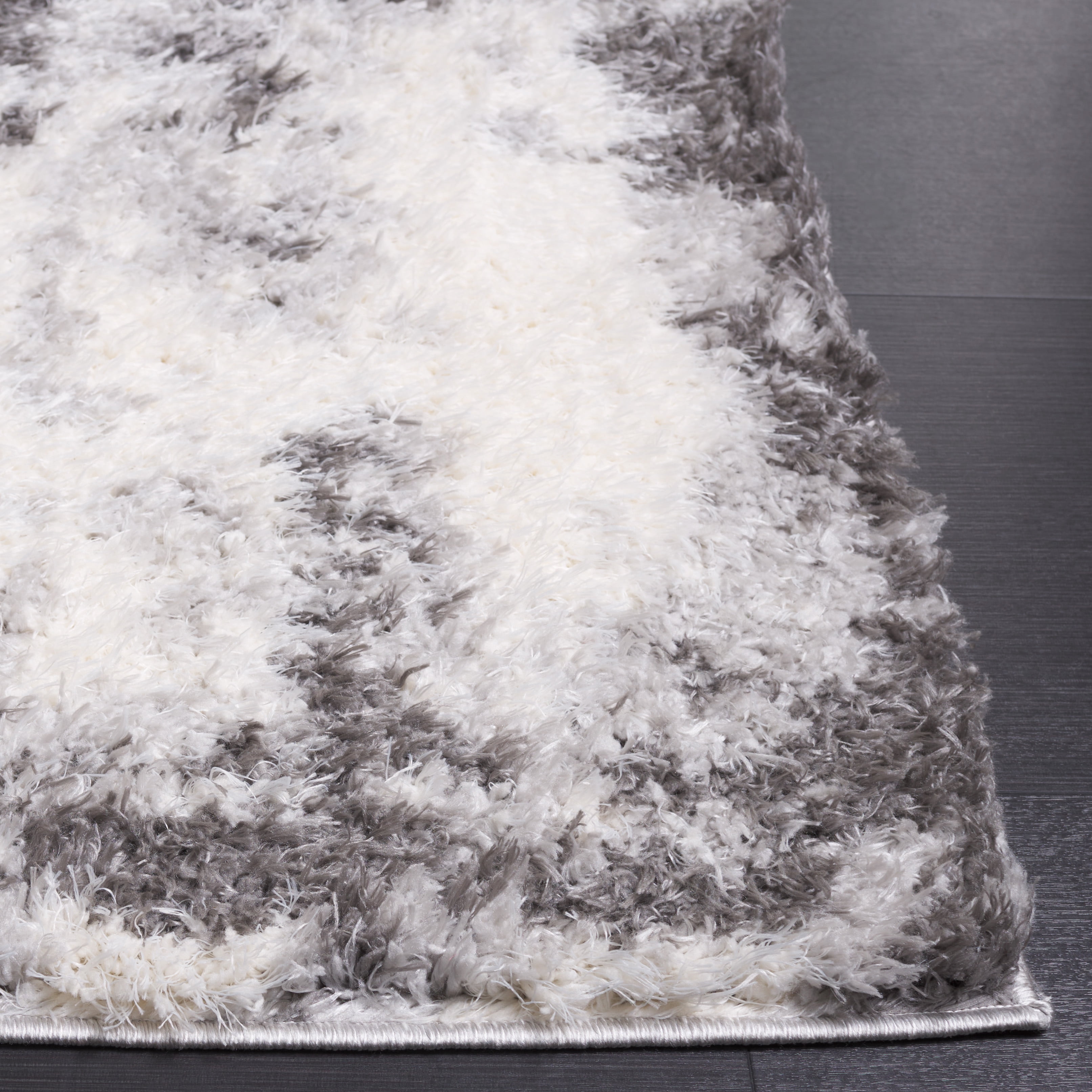 Safavieh Lindsay Rozanne Distressed Polyester Shag Area Rug, Dark Gray/Gray, 4' x 6'