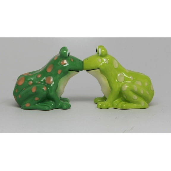 Pacific Giftware ATTRACTIVES Salt and Pepper Shaker - Frogs