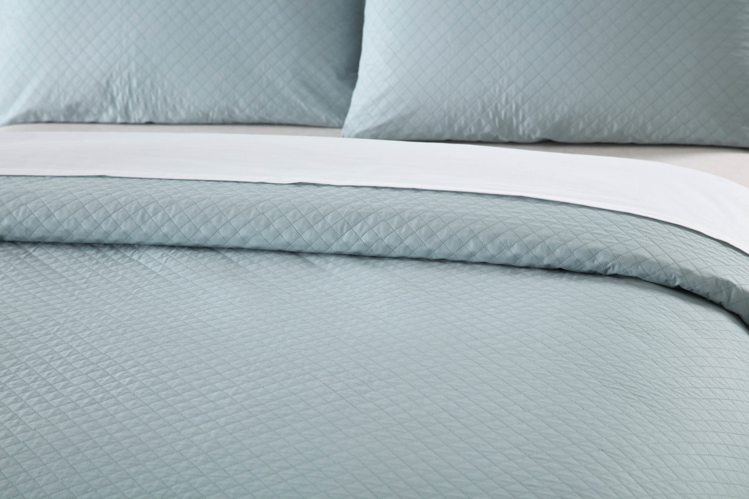 Cottonesque 100% Cotton Solid Diamond Quilt