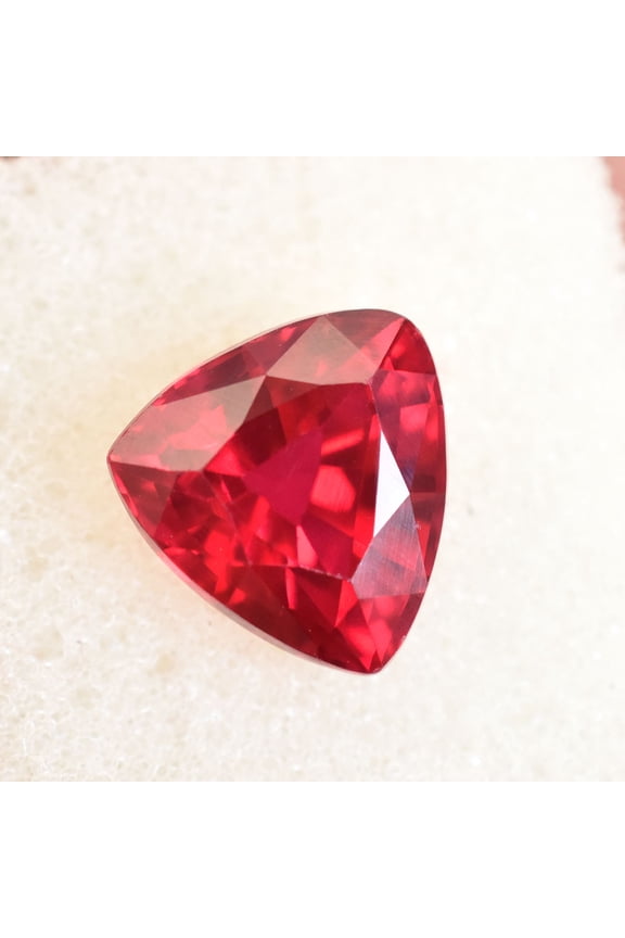 Gemsgrowth Natural Red Burmese Ruby Loose Gemstone, 6 Carat, Trillion Cut, Certified, for Jewelry Making, Pendant, Ring, Necklace, Engagement
