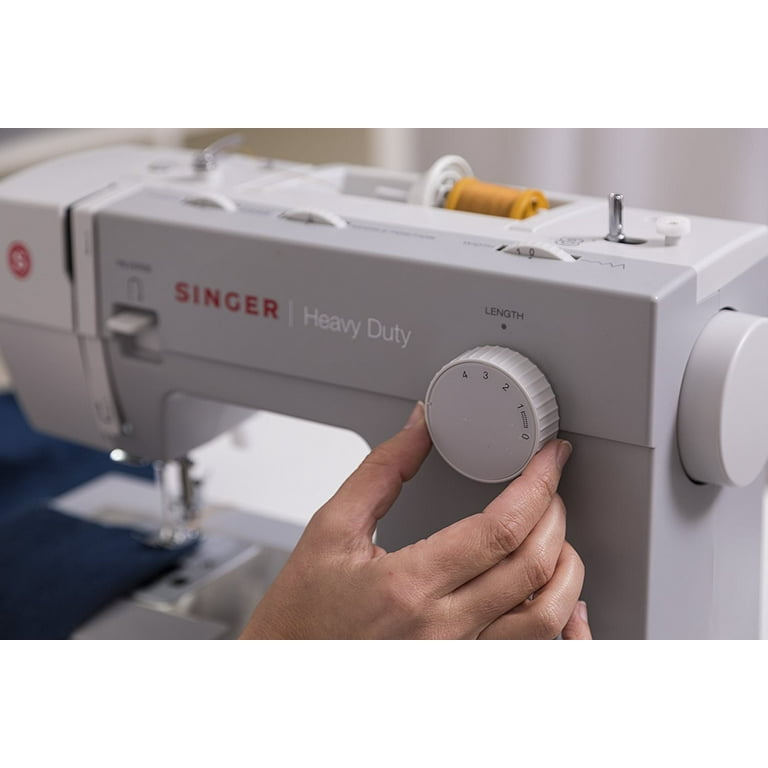 Singer 4423 Heavy Duty Sewing Machine with Foot Pedal and Dust