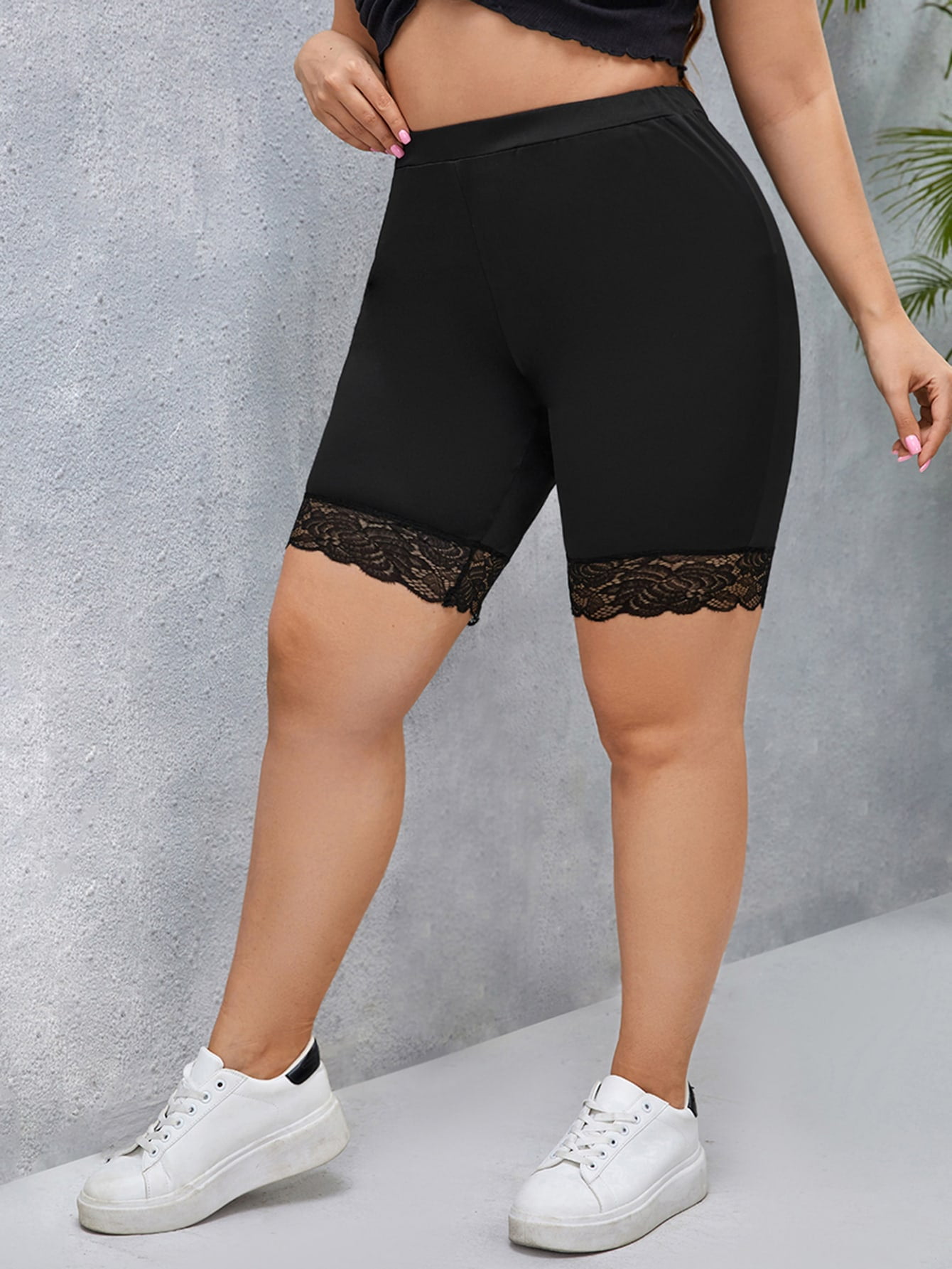 Black Women's Plus Contrast Lace Top 
