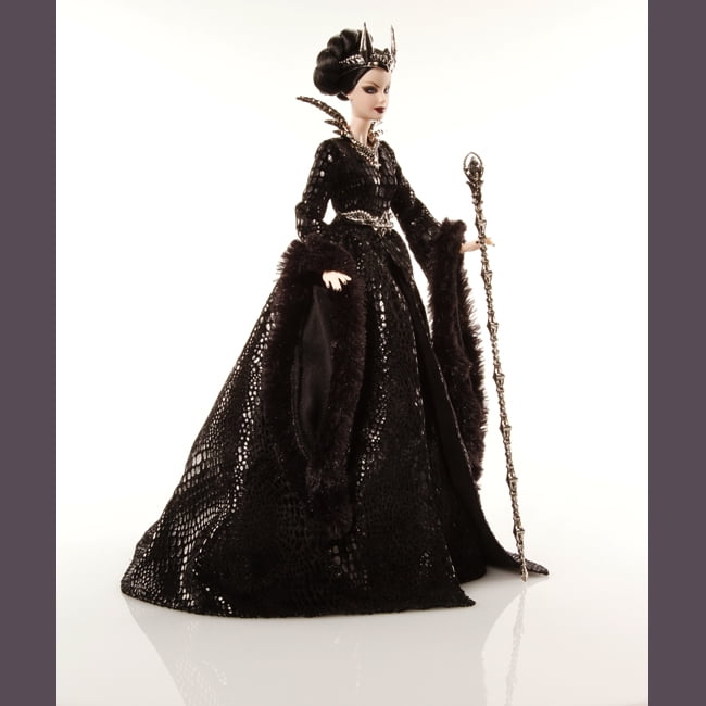 CJF32 Queen of the Dark Forest Barbie Doll 2015 GOLD LABEL Barbie 
