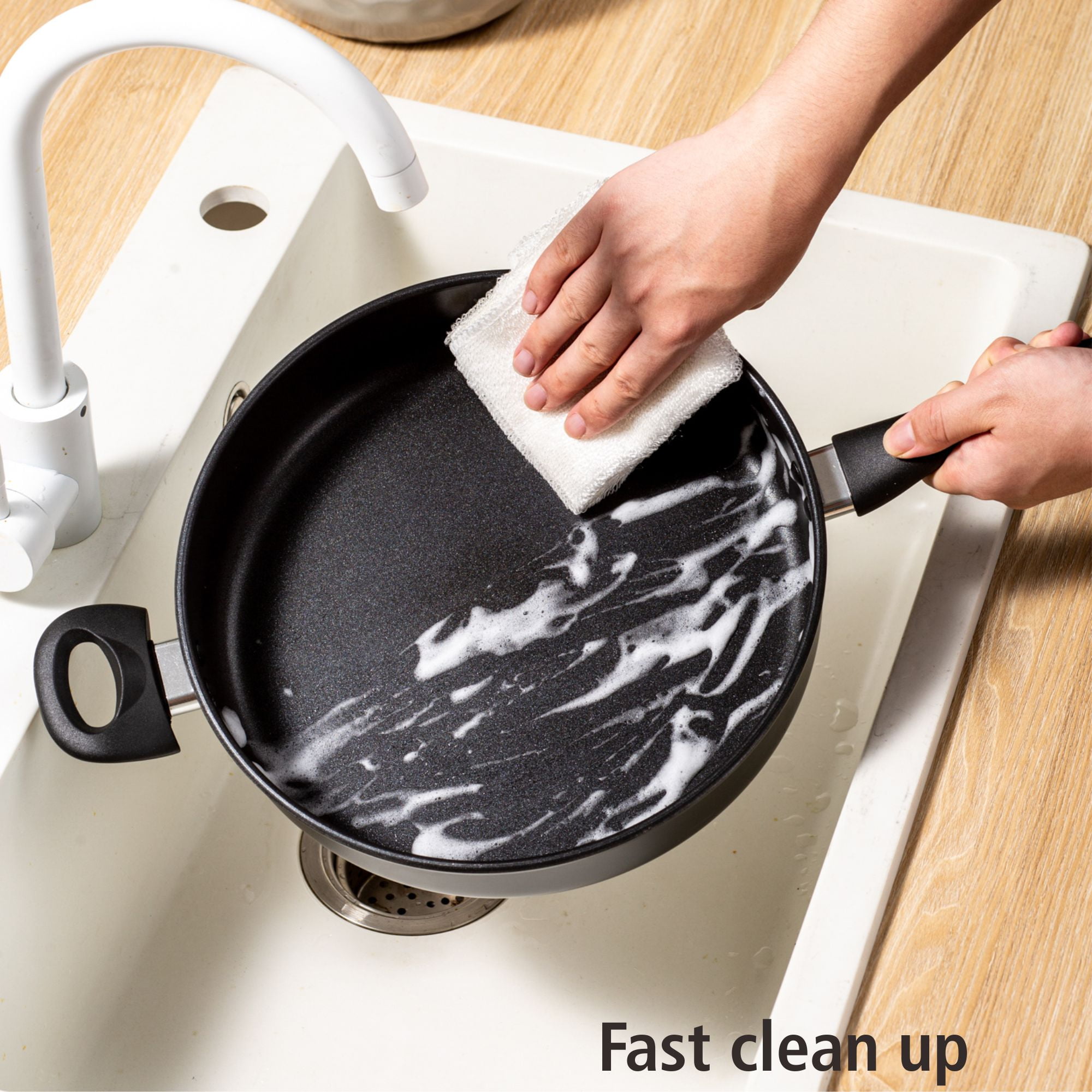 Mainstays 4 Quart Multi-Use Non-Stick 28cm Black Jumbo Cooker Frying Pan with Glass Lid