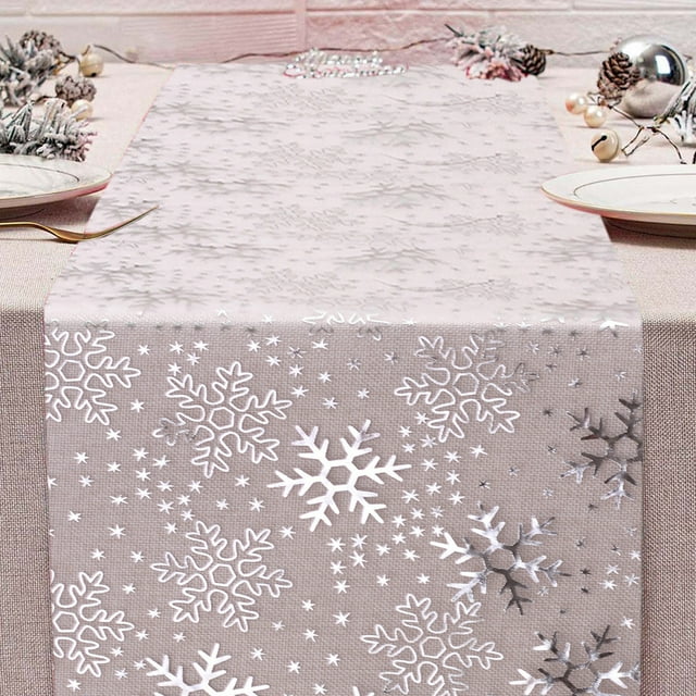 Bandera de Mesa con Copo de Nieve En Lámina Dorada | Decoración Navideña | 1 Unidad, 275 X 28 Cm | Tela de Fibra de Poliamida Plateada | Peso Neto: 70 G