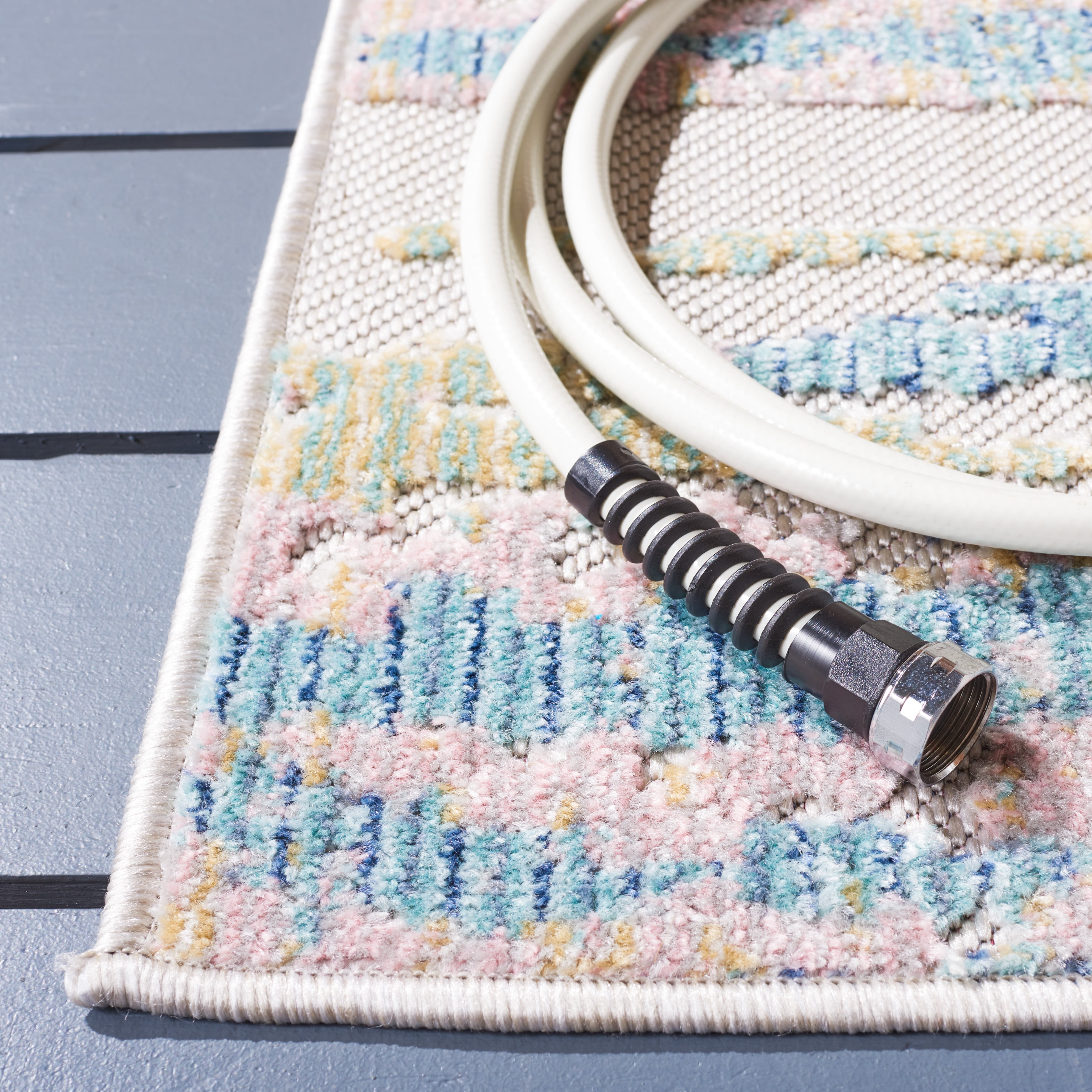 Safavieh  Cabana Maybritt Indoor/ Outdoor Boho Rug 5'3" x 7'6" - Aqua/Pink