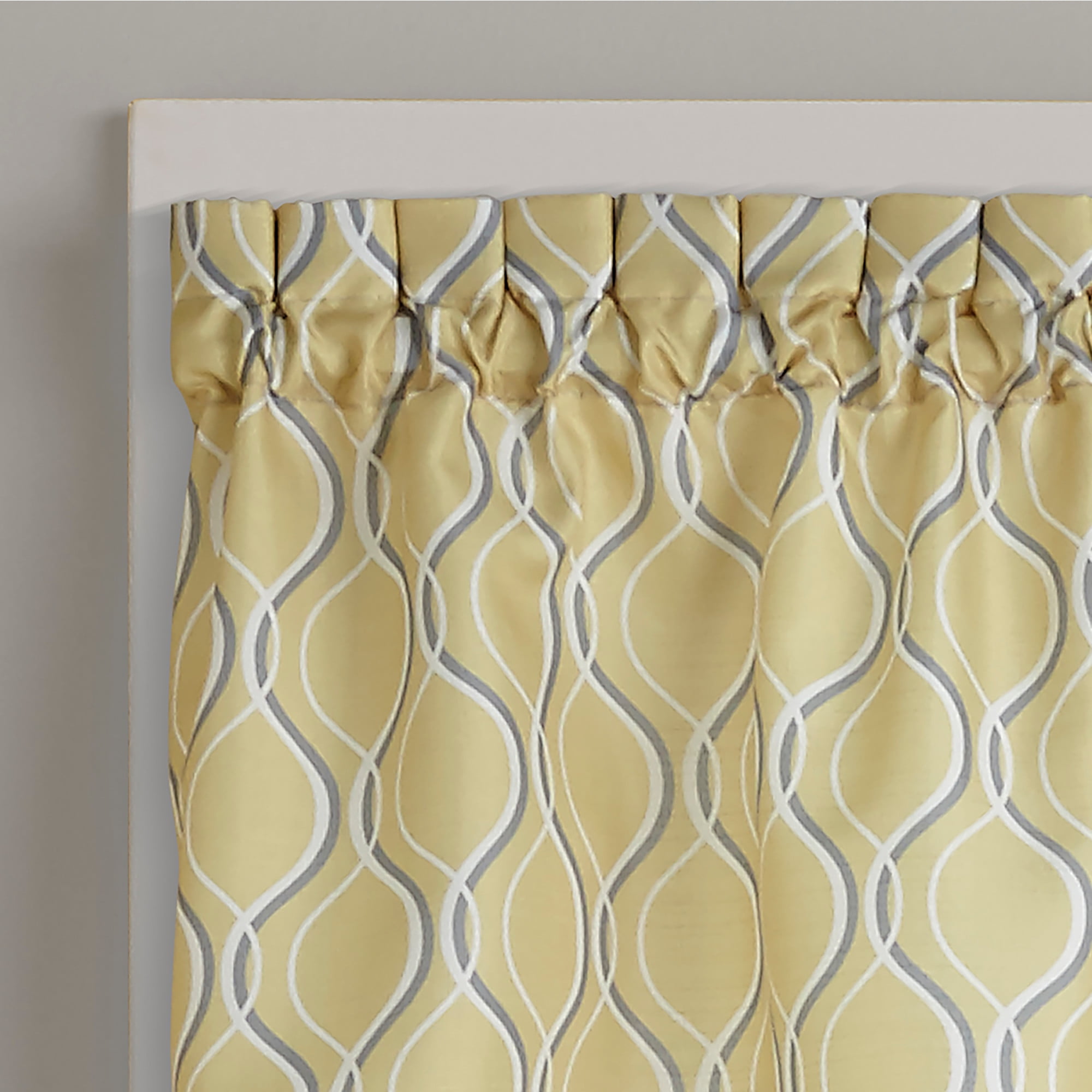 Curtainworks Morocco Scallop Valance Gold, Indoor, 100% Polyester, 58"W x 14"L, 1 Piece, Adult