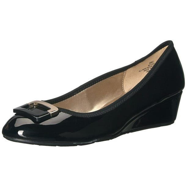 bandolino caddia wedge pumps