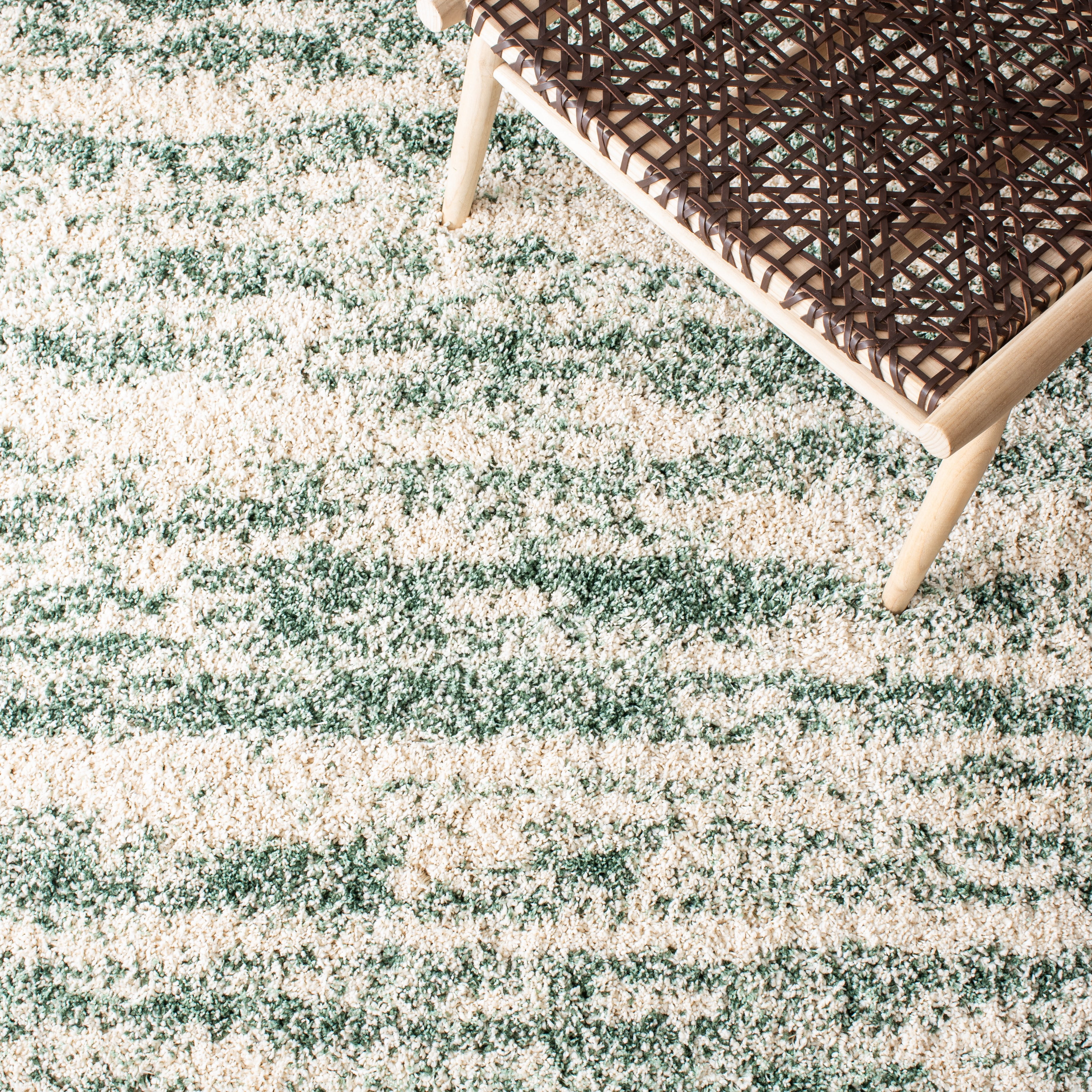 SAFAVIEH Hudson Jack Abstract Shag Runner Rug, Ivory/Green, 2'3" x 12'