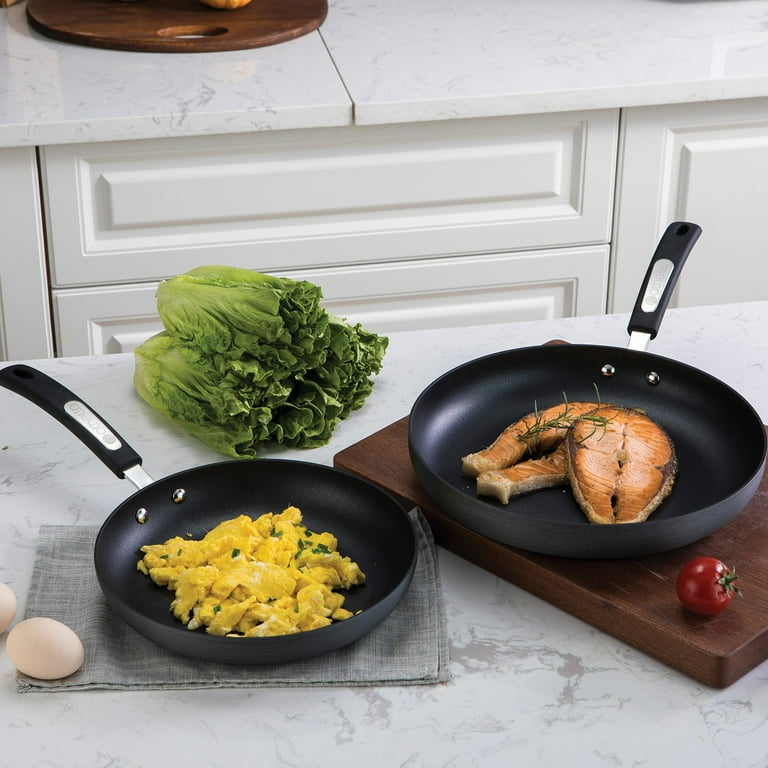 Othello 2-Piece 11-in Aluminum Cookware Set in the Cooking Pans